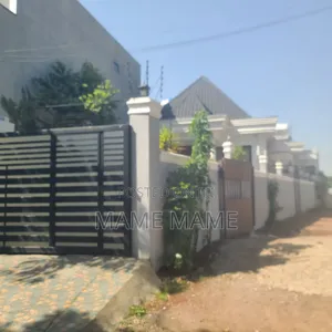 5bdrm Villa in Addis Abeba, Bole for sale