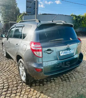 Toyota RAV4 2010 Green