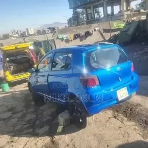 Toyota Vitz 2001 Blue