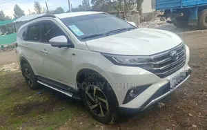 Toyota Rush 2022 Silver