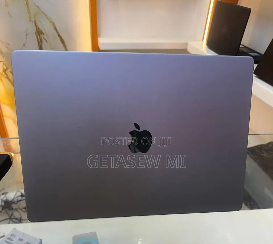 New Laptop Apple MacBook Pro 2021 M1 32GB Apple M1 Pro SSD 1T