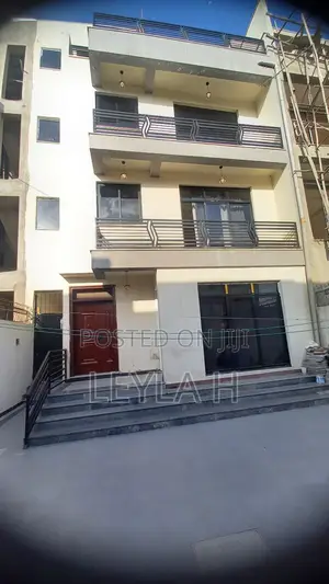 8bdrm Townhouse/Terrace in Bole for sale