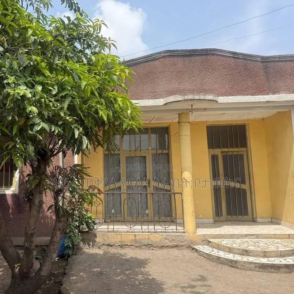 Furnished 5bdrm Villa in Bishofitu Debrezeyit, Akaky Kaliti for sale