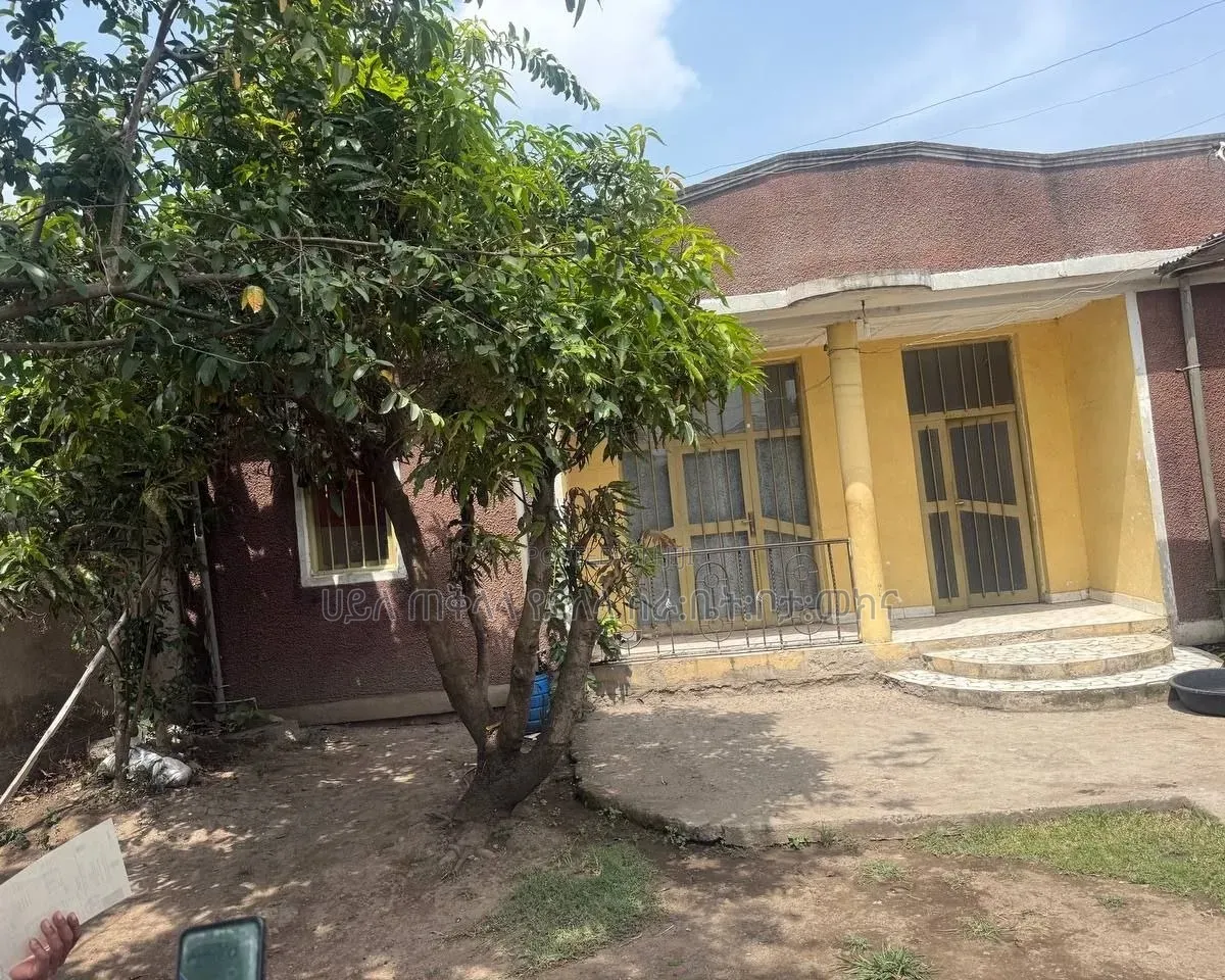 Furnished 5bdrm Villa in Bishofitu Debrezeyit, Akaky Kaliti for sale