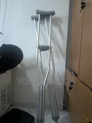 Axillary Crutches/Bilateral朽巉provide Support and Balance. Special