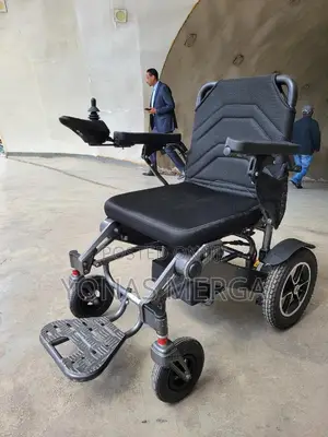 Electrical Power Wheelchair向嵥battery Upto 25km盼爹joystick Controller