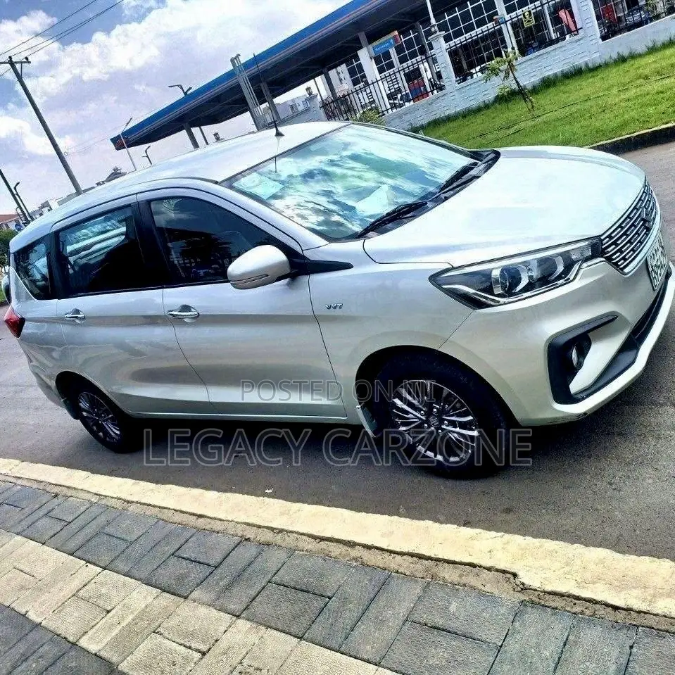 Suzuki Ertiga 2021 White
