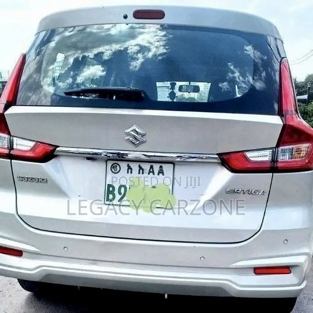 Suzuki Ertiga 2021 White