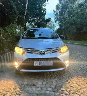 Toyota Yaris 2014 Silver