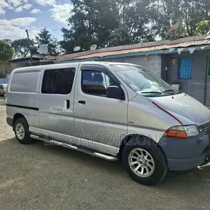 Toyota HiAce 2006 Silver