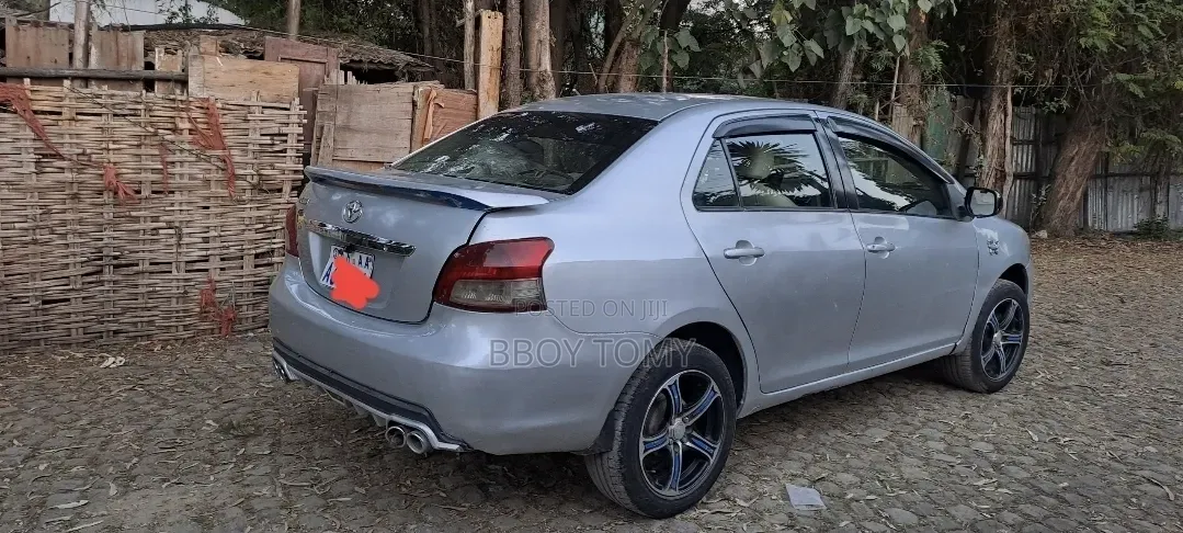 Toyota Belta 2006 Silver