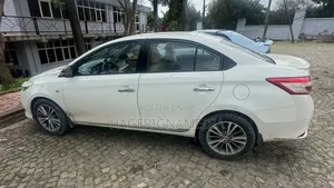 Toyota Yaris 2014 White