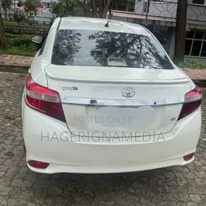 Toyota Yaris 2014 White