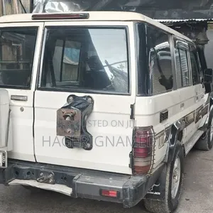 Toyota Land Cruiser 2014 White