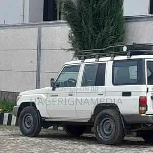 Toyota Land Cruiser 2014 White