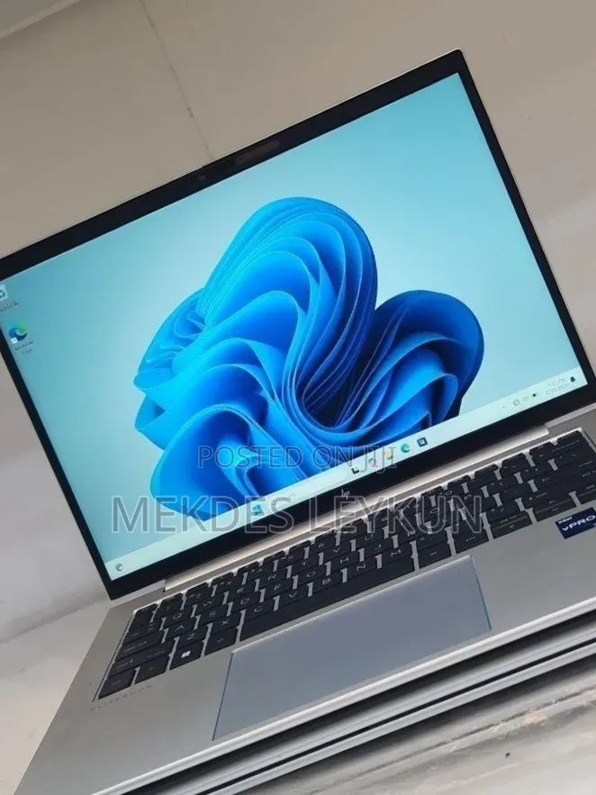 New Laptop HP EliteBook 840 16GB Intel Core i9 SSD 512GB