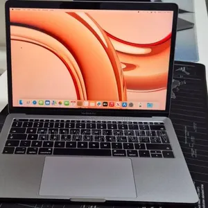 New Laptop Apple MacBook Pro 2017 8GB Intel Core i5 SSD 256GB