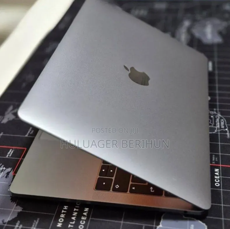 New Laptop Apple MacBook Pro 2017 8GB Intel Core i5 SSD 256GB