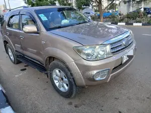 Toyota Fortuner 2010 Brown