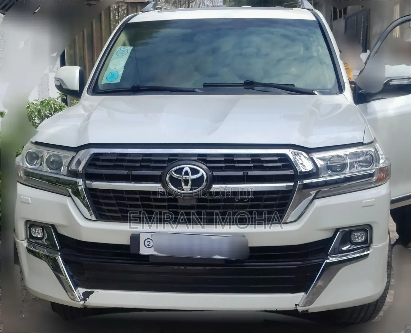 Toyota Land Cruiser 2010 White