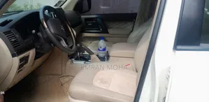 Toyota Land Cruiser 2010 White