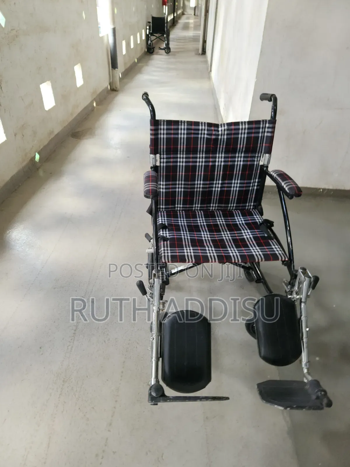 Fly Lite Ultra Lightweight Transport Wheelchair Black) Glen
Wheelchair