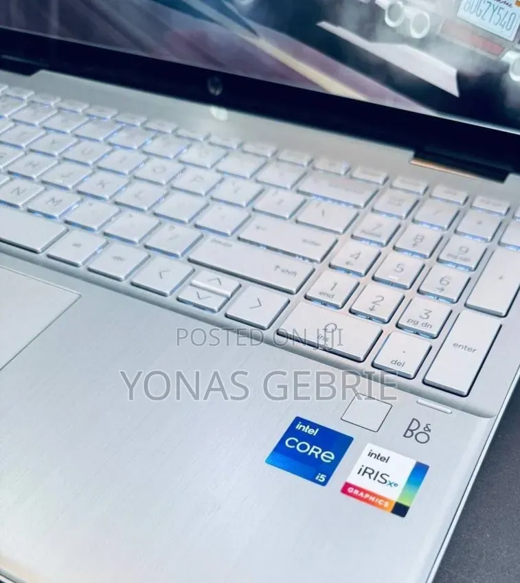 New Laptop HP Pavilion X360 8GB Intel Core i3 SSD 256GB