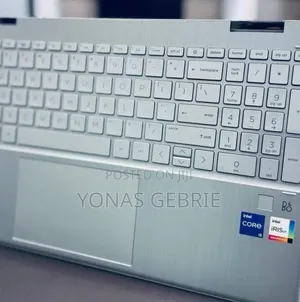 New Laptop HP Pavilion X360 8GB Intel Core i3 SSD 256GB