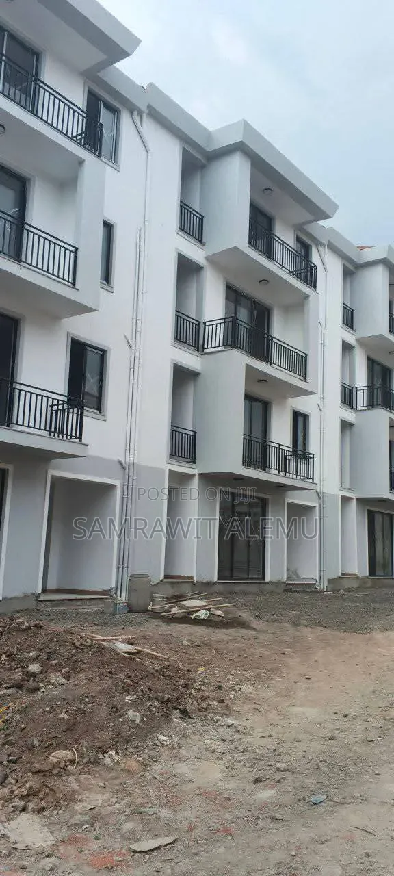 Furnished 3bdrm Apartment in ካንጋሮ, Bole for sale