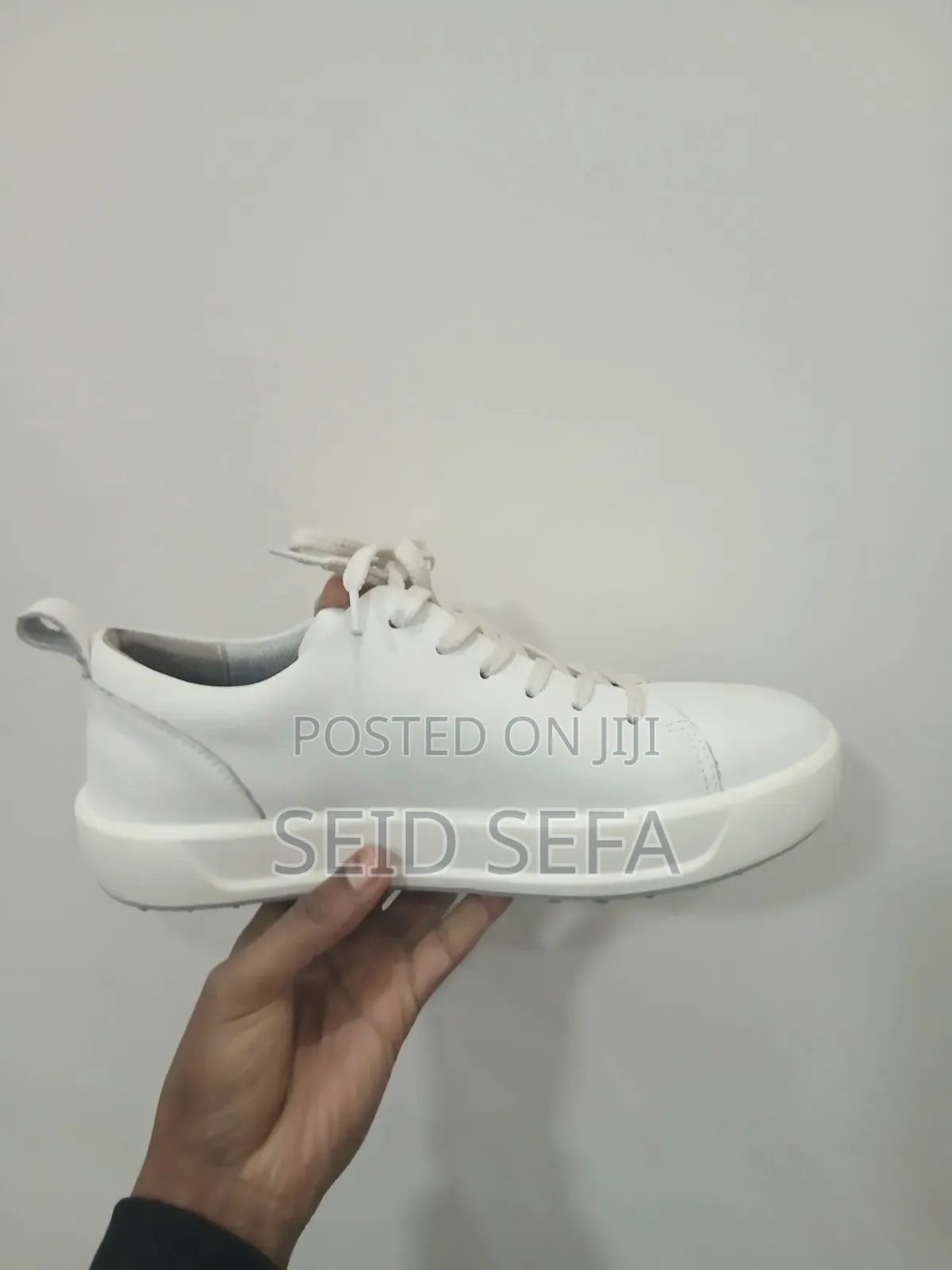 Goupu White Shoes