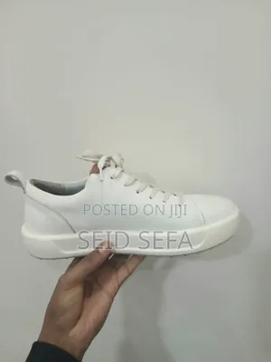Goupu White Shoes