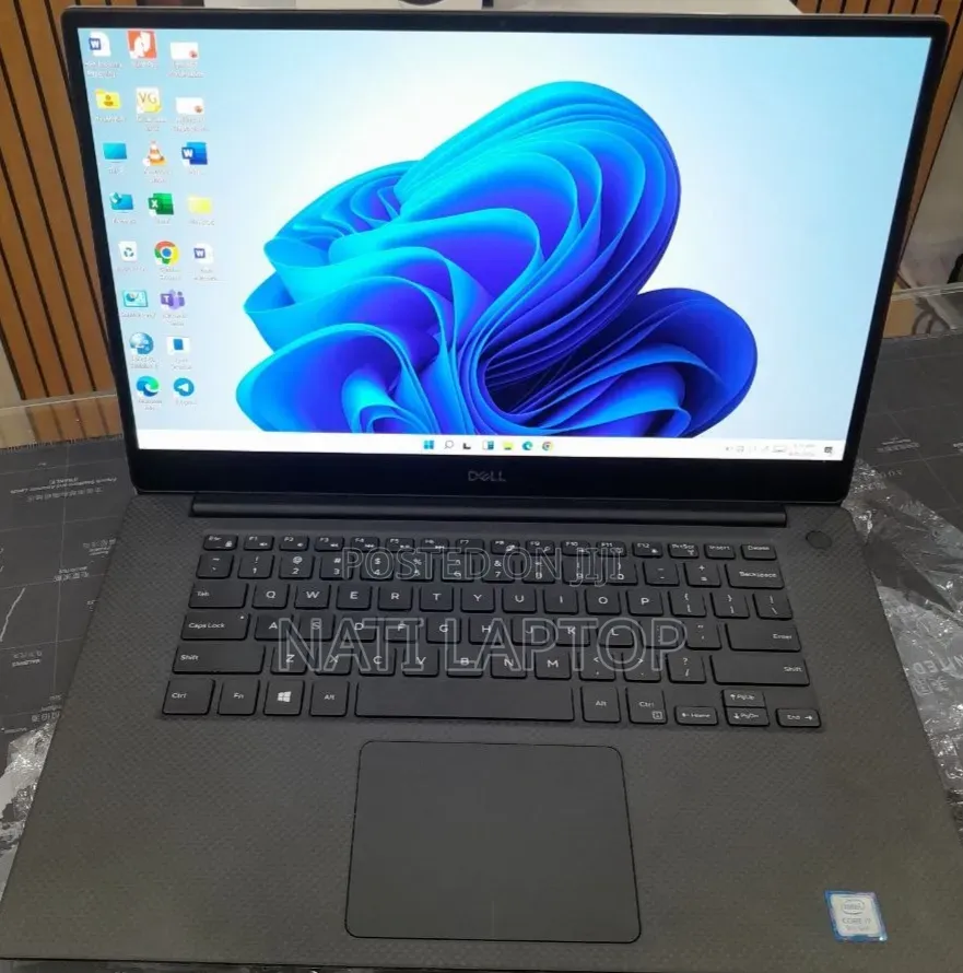 New Laptop Dell XPS 15 16GB Intel Core i7 SSD 512GB