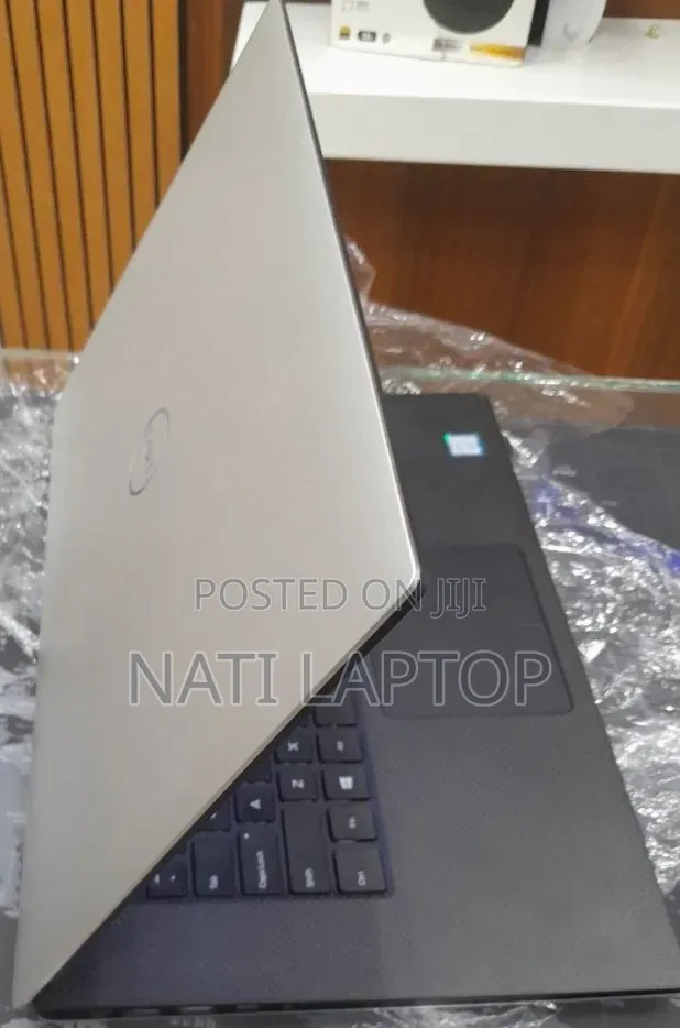 New Laptop Dell XPS 15 16GB Intel Core i7 SSD 512GB