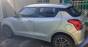 Suzuki Swift 2022 Silver