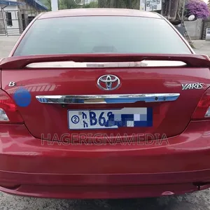 Toyota Yaris 2010 Red