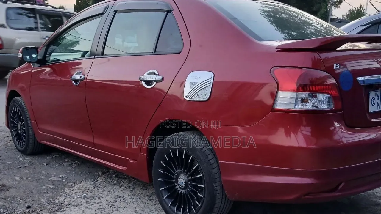 Toyota Yaris 2010 Red