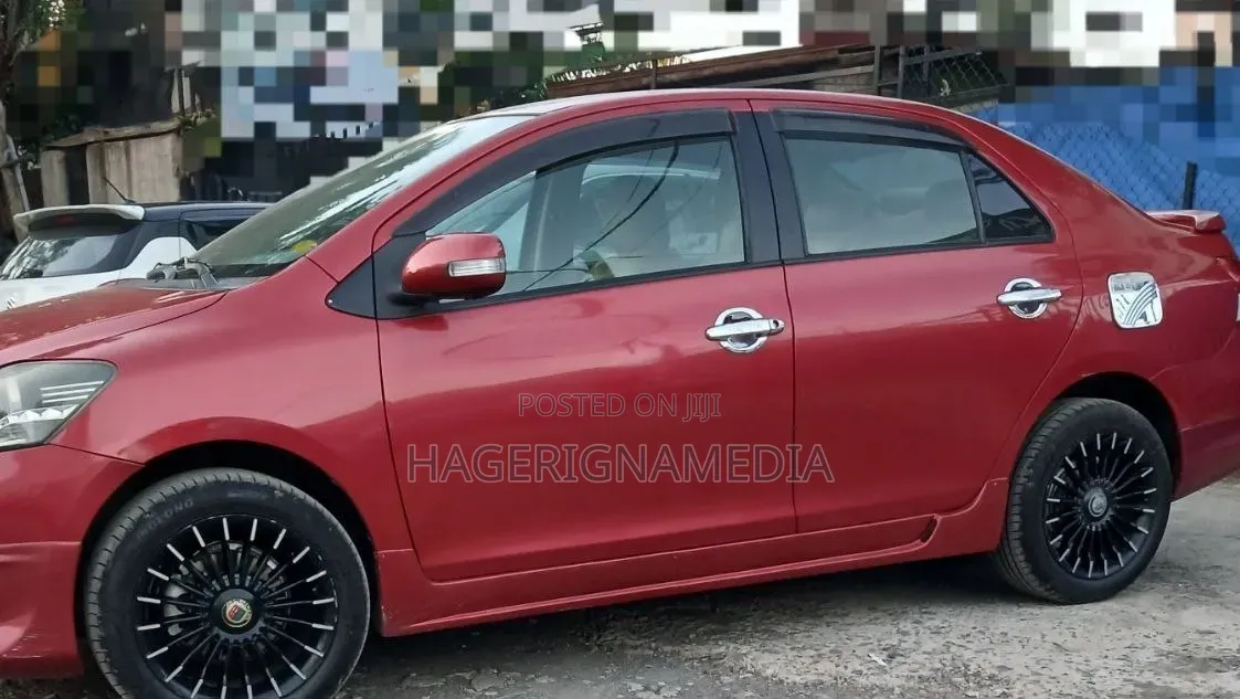 Toyota Yaris 2010 Red