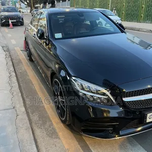 Mercedes-Benz C200 2018 Black