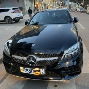 Mercedes-Benz C200 2018 Black