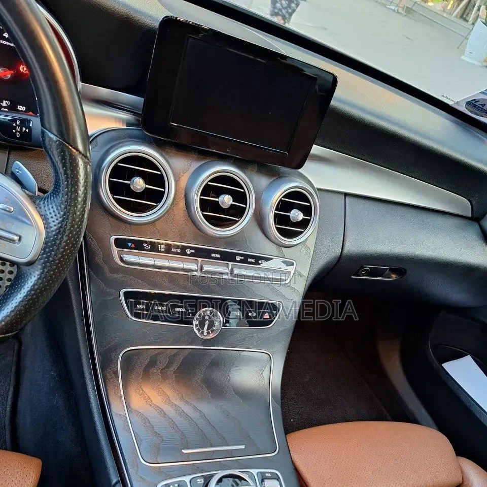 Mercedes-Benz C200 2018 Black