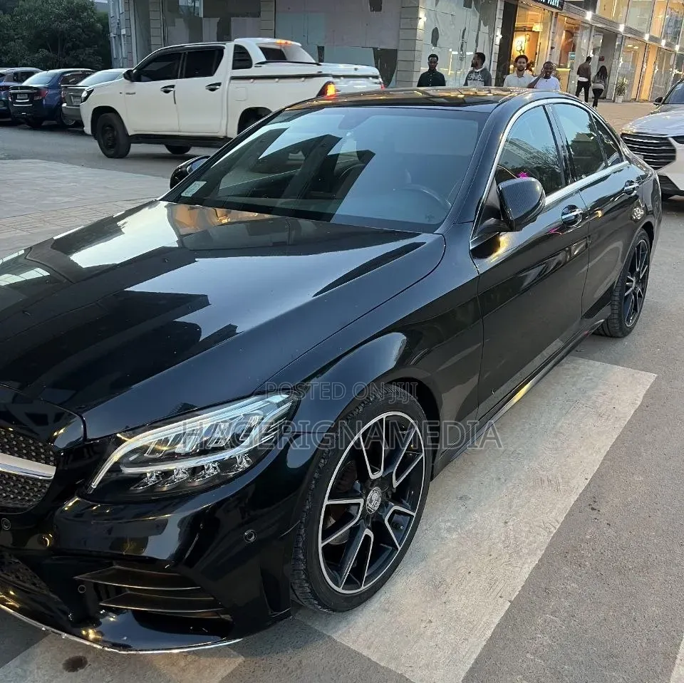Mercedes-Benz C200 2018 Black