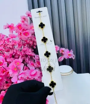 Gold Stainless Steel Four-Leaf Clover Bracelet