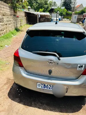 Toyota Yaris 2010 Gray