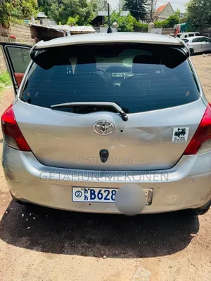 Toyota Yaris 2010 Gray