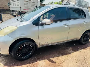Toyota Yaris 2010 Gray