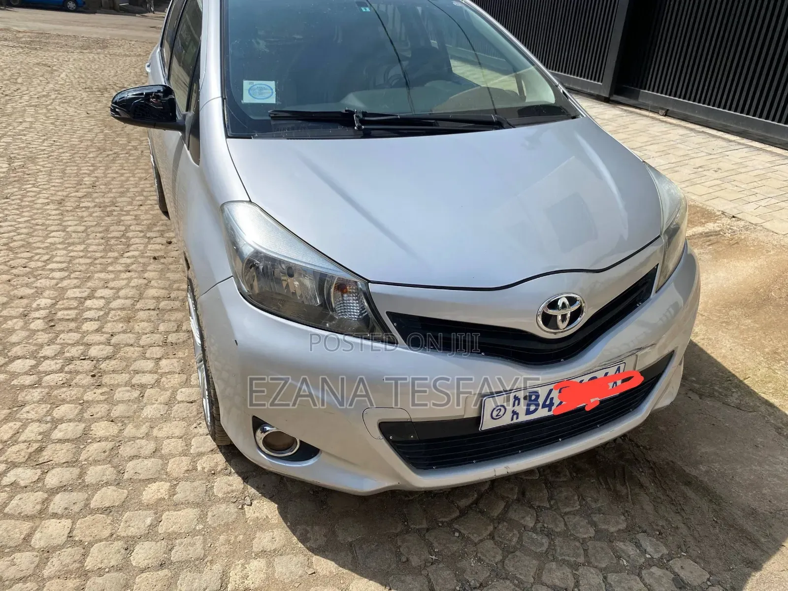 Toyota Yaris 2011 Silver