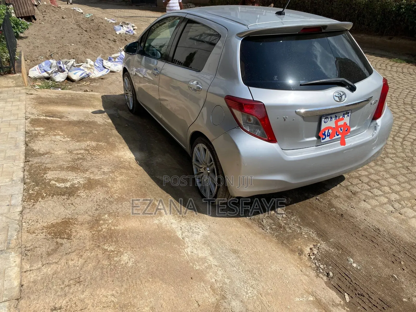 Toyota Yaris 2011 Silver