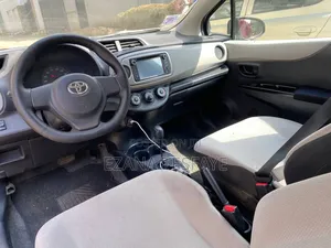 Toyota Yaris 2011 Silver