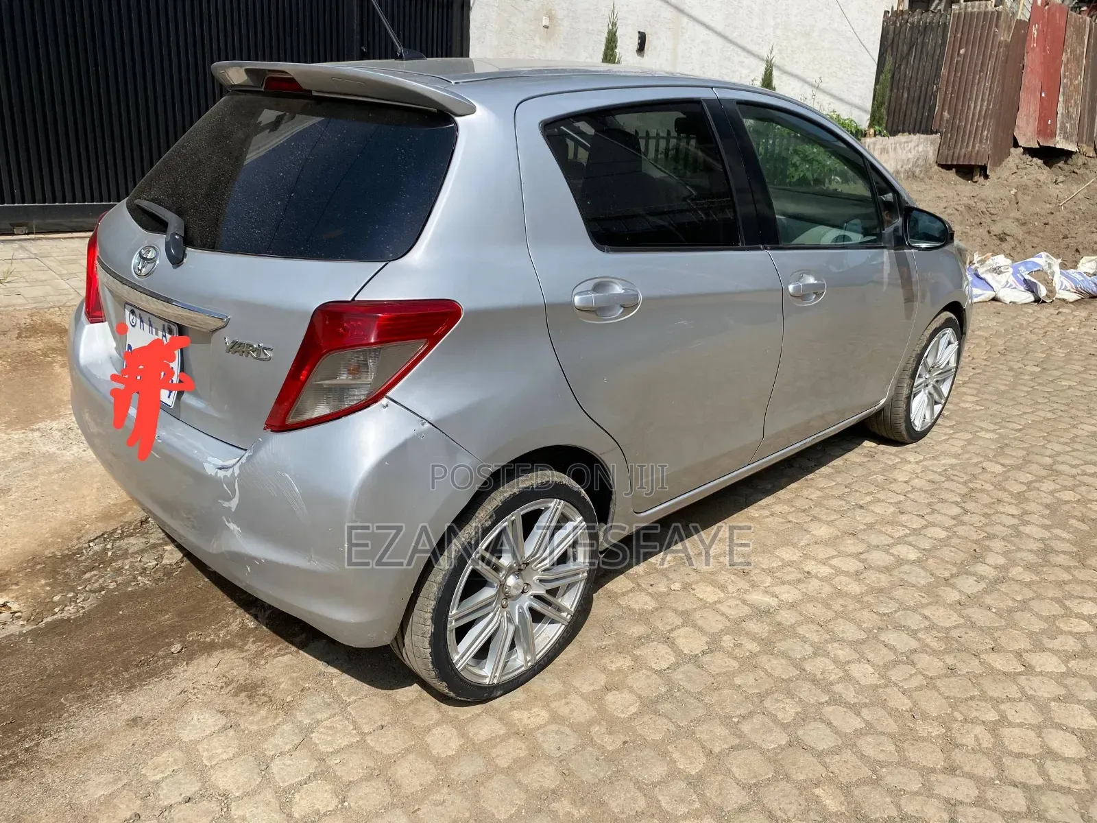 Toyota Yaris 2011 Silver