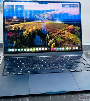 New Laptop Apple MacBook Air 2022 M2 16GB Apple M2 SSD 512GB